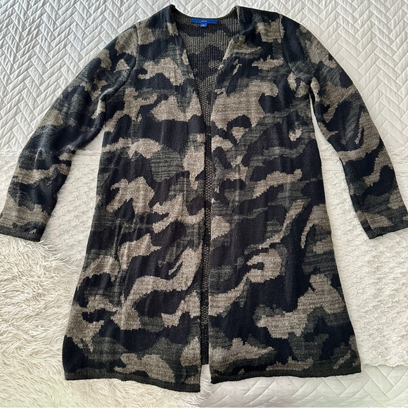 Apt. 9 Longline Cardigan Sweater Jacket Medium Gray Black Camo Print Normcore - Picture 16 of 16